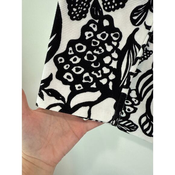 Talbots Textured Ribbed Knit Boat Neck Black White Floral Top Size M 3/4 Sleeves - Picture 2 of 7